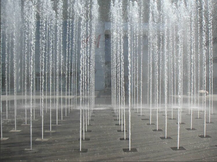 Пешеходный фонтан Столичный 100 струй